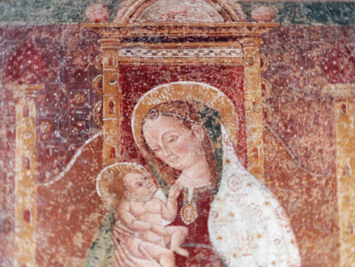 Fondo Afi - Brunello - Chiesa di Santa Maria (1440) - Affresco : La Vergine in trono con Bambino - Foto Daniele Zuliani - 1990