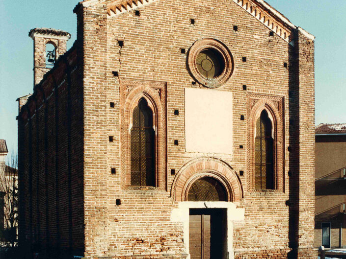 Fondo Afi - Cislago - Oratorio gotico ( Sec. XIV) - Foto Roberto Bosio - 1991