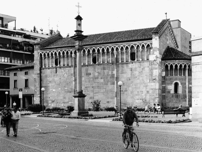 Fondo Afi - Gallarate - Chiesa di San Pietro - Foto Claudio Argentiero - 1998