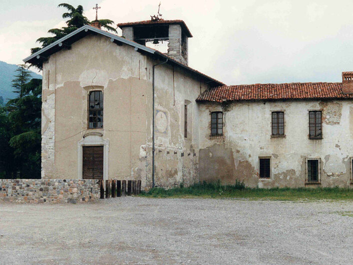 Fondo Afi - Gavirate - Voltorre - Chiesa di San Michele annessa al Chiostro - Foto Daniele Zuliani - 1991