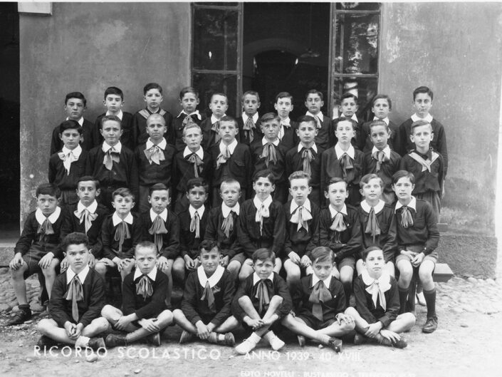 Fondo Giusy Rabolini - Album di famiglia - Foto di classe maschile elementare - Anno scolastico 1939-1940