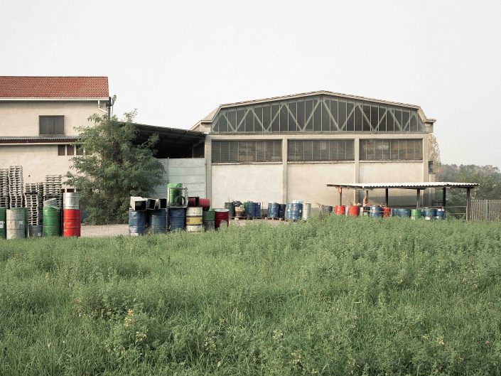 Fondo Architetture civili, religiose e industriali in Provincia di Varese - Carnago - Area industriale - ottobre 2000 - Foto Claudio Argentiero
