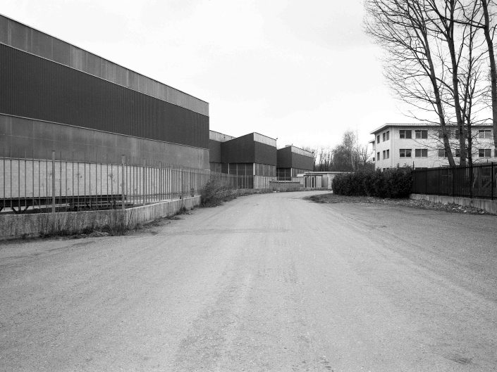 Fondo Architetture civili, religiose e industriali in Provincia di Varese - Tradate - Nuova area industriale - aprile 2000 - Foto Claudio Argentiero