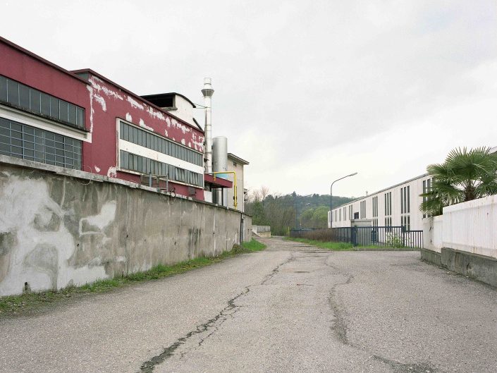 Fondo Architetture civili, religiose e industriali in Provincia di Varese - Castronno - Area industriale - 2000 - Foto Claudio Argentiero