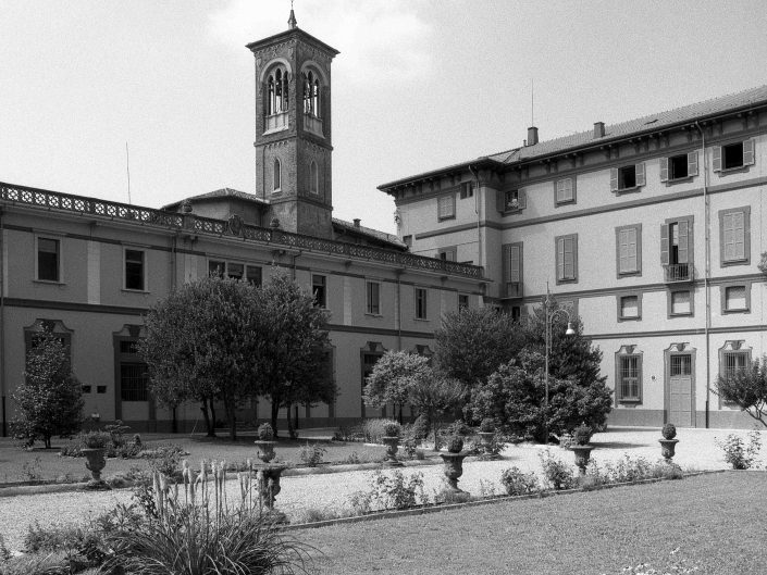 Fondo Architetture civili, religiose e industriali in Provincia di Varese - Tradate - Palazzo Melzi - gennaio 2000 - Foto Claudio Argentiero