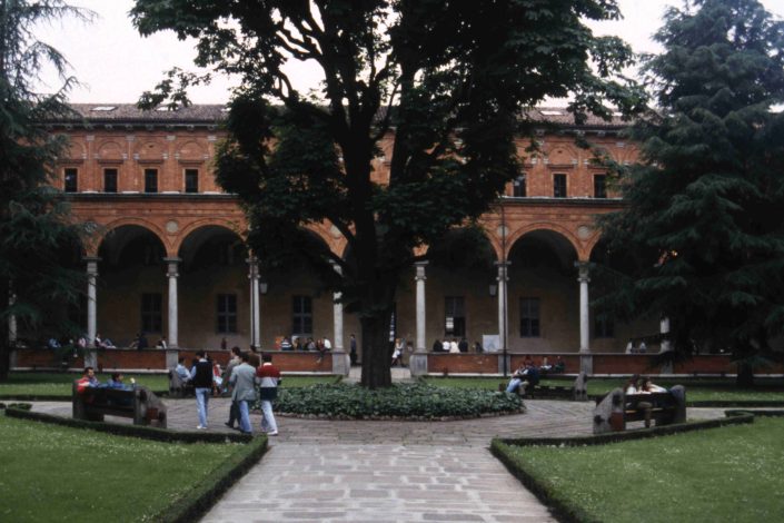 Fondo Virgilio Carnisio - Milano - Largo Gemelli - Università Cattolica del Sacro Cuore - Secondo chiostro - 1995