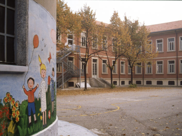 Fondo Virgilio Carnisio - Seregno: il volto di una città - Via D'Azeglio - Scuola Cadorna - Settembre 1989