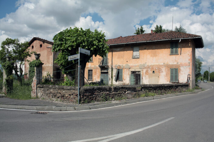 Fondo AFI - Alto Milanese - Cuggiono - Via Annoni - 2010 - Foto Claudio Argentiero