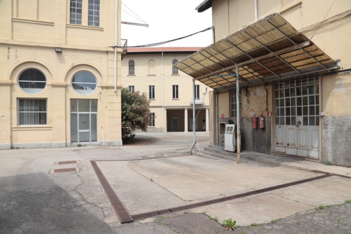 Fondo AFI - Alto Milanese - Legnano - Architettura industriale - Ex manifattura - Cortile interno - 2015 - Foto Claudio Argentiero