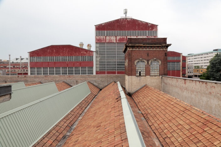 Fondo AFI - Alto Milanese - Legnano - Veduta dai tetti della ex manifattura verso la Ditta Tosi- 2015 - Foto Claudio Argentiero