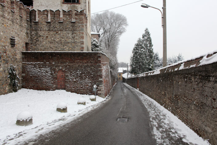 Fondo AFI - Alto Milanese - Turbigo - Castello Visconteo - Via alla Chiesa - 2009 - Foto Claudio Argentiero