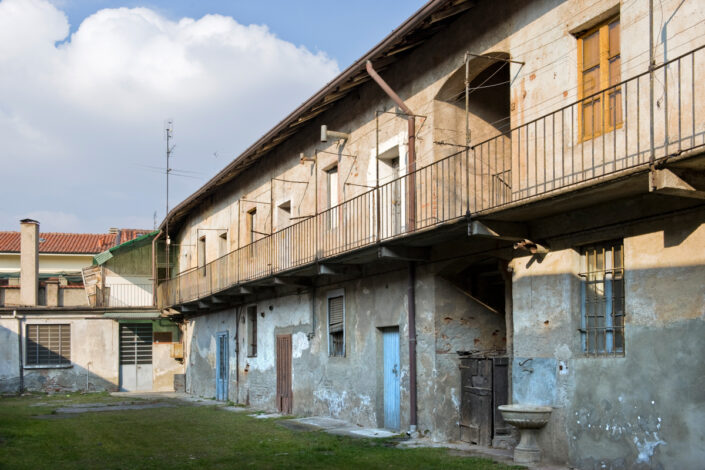 Fondo AFI - Alto Milanese - Casorezzo - Cortile in Via Inveruno - 2013 - Foto Giovanni Mereghetti