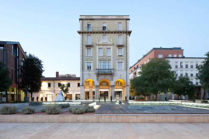 Fondo AFI - Alto Milanese - Legnano - Palazzo Unicredit - Piazza San Magno - 2016 - Foto Roberto Venegoni