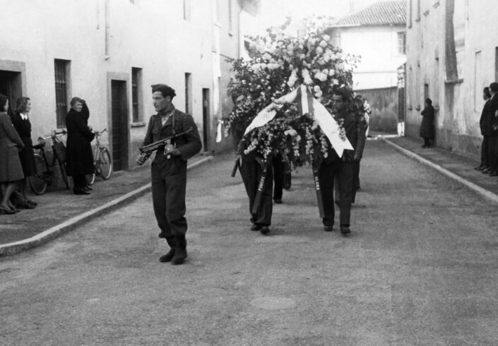 Fondo ANPI Solbiate Olona - Funerale del partigiano Antonio Turconi (15/05/1921-27/04/1945)