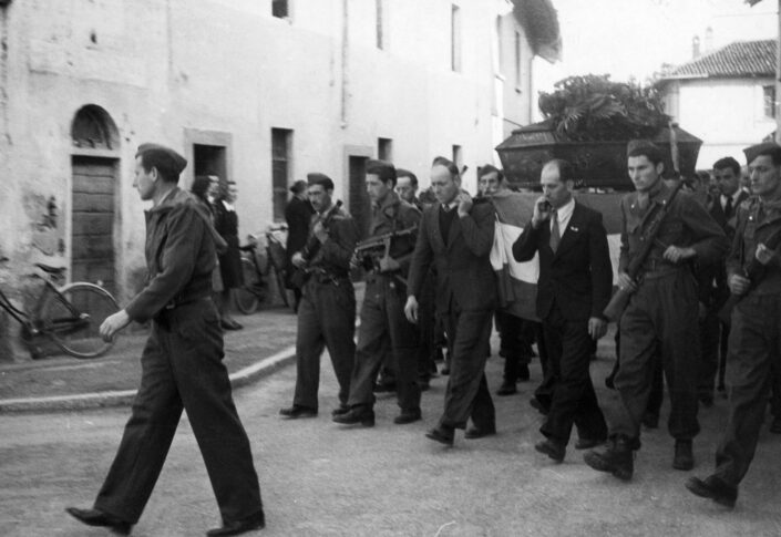 Fondo ANPI Solbiate Olona - Funerale del partigiano Antonio Turconi (15/05/1921-27/04/1945)