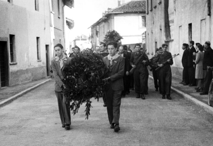 Fondo ANPI Solbiate Olona - Funerale del partigiano Antonio Turconi (15/05/1921-27/04/1945)