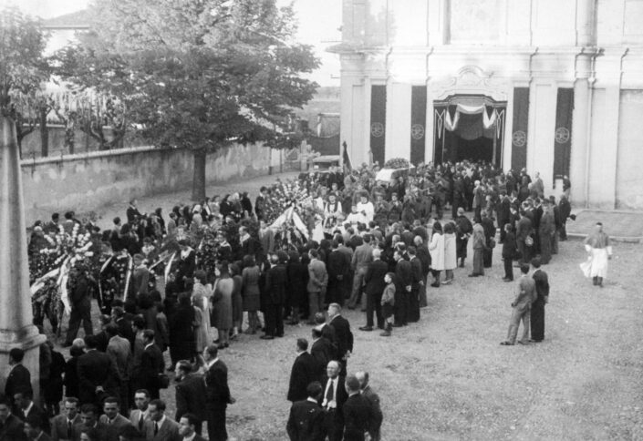 Fondo ANPI Solbiate Olona - Funerale del partigiano Antonio Turconi (15/05/1921-27/04/1945)