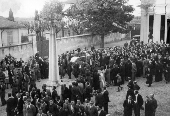 Fondo ANPI Solbiate Olona - Funerale del partigiano Antonio Turconi (15/05/1921-27/04/1945)