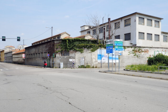 Fondo Claudio Argentiero - Busto Arsizio - Ritratti urbani - Da via Magenta su via Vincenzo Monti - 2024