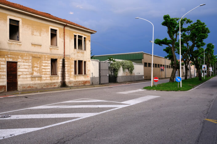 Fondo Claudio Argentiero - Busto Arsizio - Ritratti urbani - Via Magenta - 2024