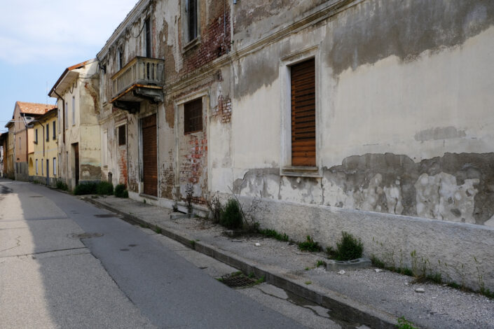 Fondo Claudio Argentiero - Busto Arsizio - Ritratti urbani - Via Luigi Settembrini - 2024