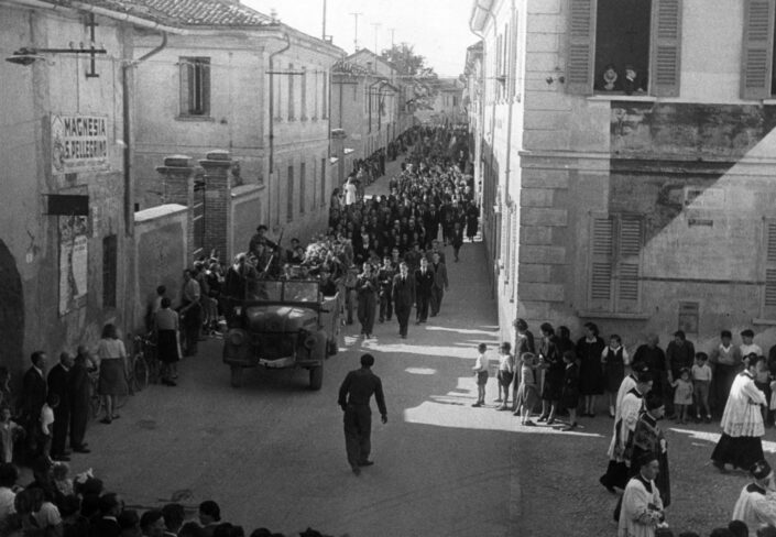 Fondo ANPI Solbiate Olona - Funerale del partigiano Stefano Ghioldi (24/07/1919-04/11/1944)