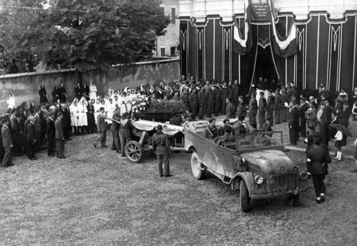 Fondo ANPI Solbiate Olona - Funerale del partigiano Stefano Ghioldi (24/07/1919-04/11/1944)