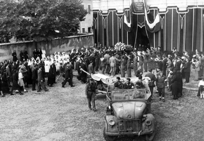 Fondo ANPI Solbiate Olona - Funerale del partigiano Stefano Ghioldi (24/07/1919-04/11/1944)